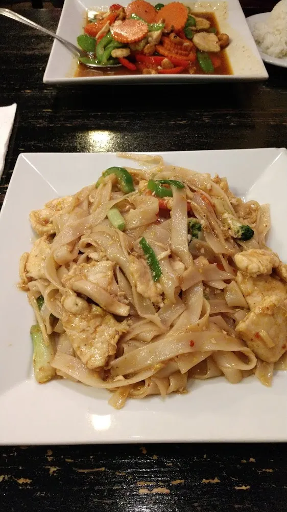 Drunken Noodles with Chicken